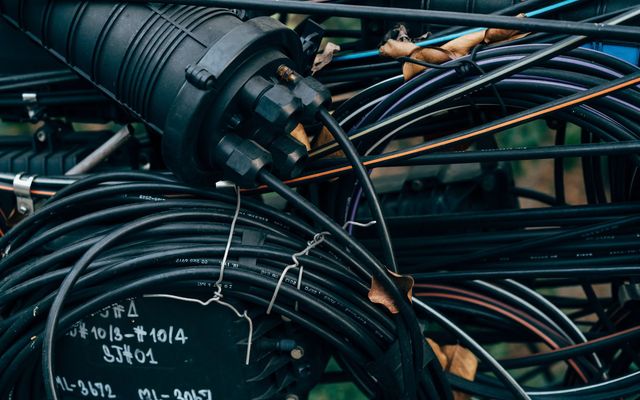 Bundled cable running into containment
