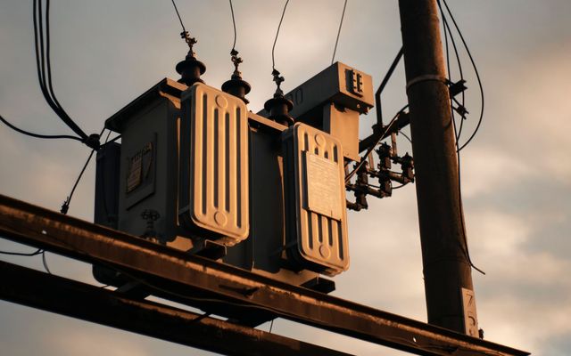 Electrical distribution gear